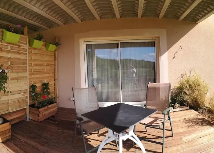 Chez Eva En Perigord Bed & Breakfast 3*